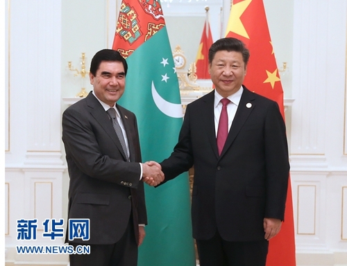 6月23日，國家主席習(xí)近平在塔什干會見土庫曼斯坦總統(tǒng)別爾德穆哈梅多夫。 新華社記者馬占成攝
