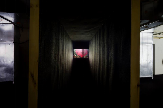 Martin Creed‘s summer installation THE BACK DOOR at Park Avenue Armory， June 8 - August 7， 2016。 （Photo： James Ewing）
