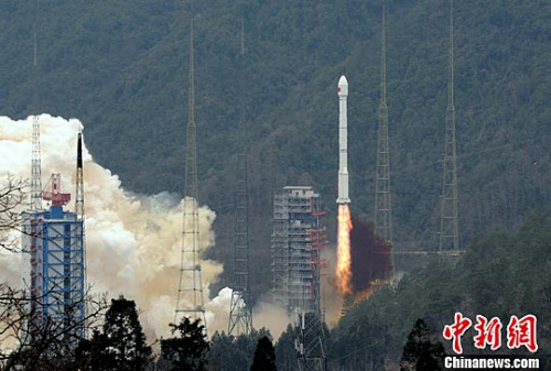 2月1日15時(shí)29分，中國在西昌衛(wèi)星發(fā)射中心用長征三號丙運(yùn)載火箭(及遠(yuǎn)征一號上面級)成功發(fā)射第21顆北斗導(dǎo)航衛(wèi)星。<a target='_blank' href='http://www.chinanews.com/'>中新社</a>發(fā) 宿東 攝