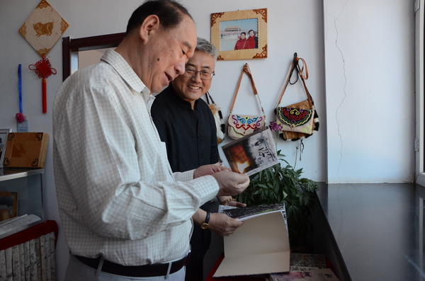 瀏覽樺樹(shù)皮技藝相關(guān)書(shū)籍