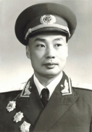 新華社照片，北京，2016年8月22日
    賈若瑜同志遺像
    新華社發(fā)