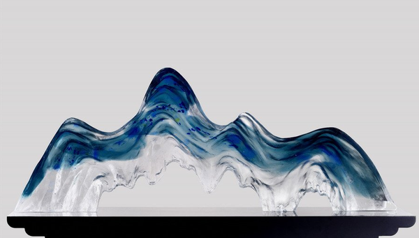 劉立宇，《青未了》，80x30x8cm，水晶玻璃鑄造， 2013