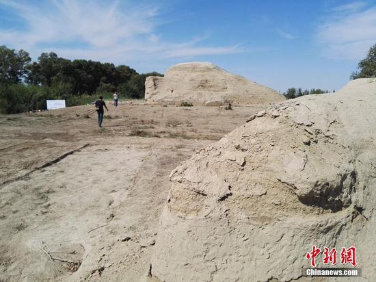 圖為北庭故城南門西側(cè)城墻遺址。中新社記者 王小軍 攝