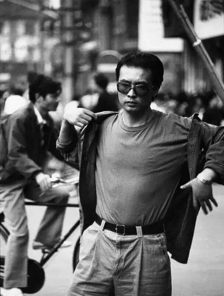 1988年，張曉剛于成都，肖全攝
