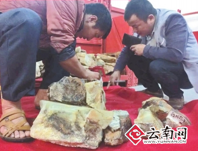 冷卻后的“瘋狂石頭” 黃龍玉的12年蛻變之路