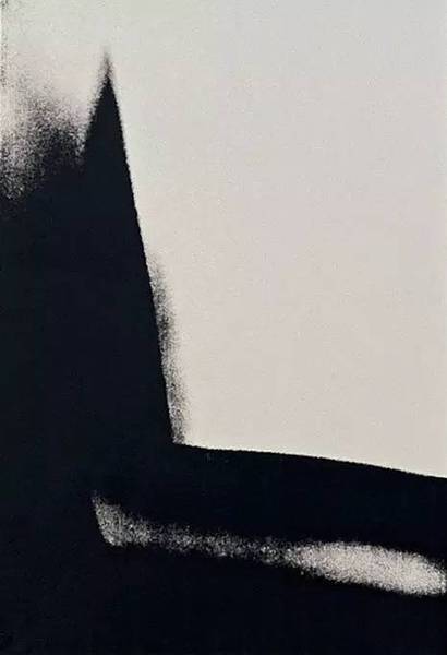 　　Andy Warhol， Shadows （detail）， 1978-79。 Dia Art Foundation。 （c） 2014 The Andy Warhol Foundation For the Visual Arts， Inc。 / Artists Rights Society （ARS）， New York。 Photo by Bill Jacobson Studio， New York。