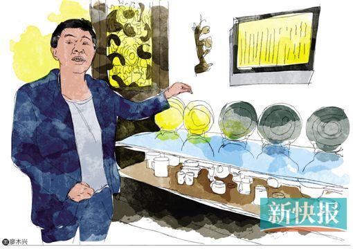 　　阿倫收集了大量歐洲瓷器,造型不一,花色各異,而且功用也不盡相同。就數(shù)量和質(zhì)量而言,要舉辦一個(gè)“歐洲瓷器展”綽綽有余