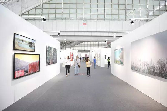 第二屆南京國際美術(shù)展現(xiàn)場