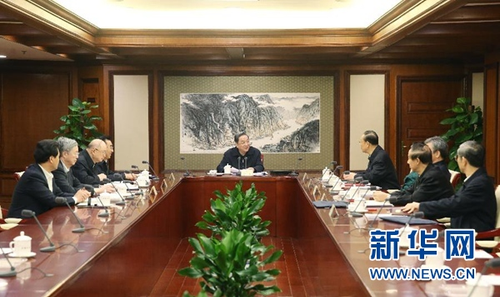 10月28日，中共全國政協(xié)黨組召開會議，專題學習貫徹黨的十八屆六中全會精神。中共中央政治局常委、全國政協(xié)主席、黨組書記俞正聲主持會議并講話。新華社記者姚大偉攝