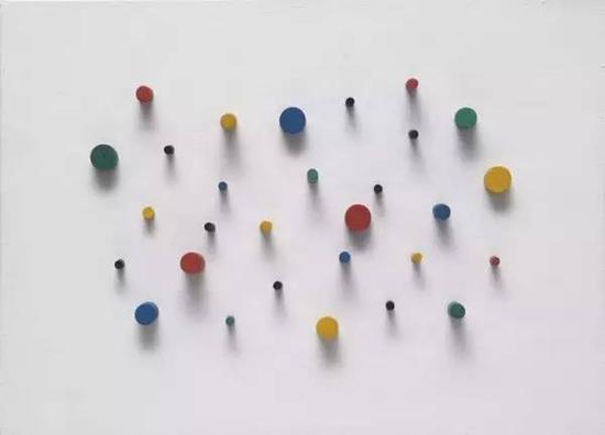 　　  《外墻項(xiàng)目（Project for an Exterior Wall）》，卡洛斯?克魯茲- 迭茲（Carlos Cruz-Diez），              木板上榫釘和合成漆聚合物，1954-65年