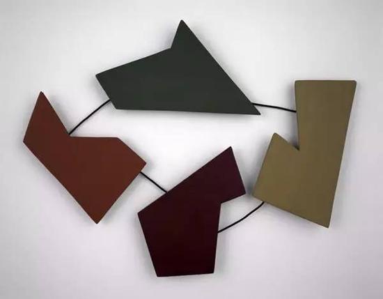 《解壓N°30（Relief N°30）》，勞爾?羅茲（RaúlLozza），木材和金屬上酪蛋白，1946年