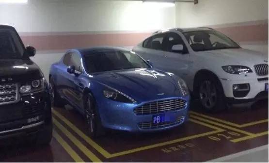 停車場設豪車專停區(qū)2