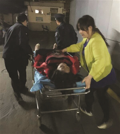 產(chǎn)婦在地鐵站站長室生下了孩子。