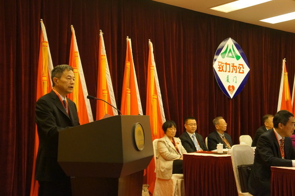 福建省政協(xié)副主席、致公黨福建省委主委薛衛(wèi)民講話。（記者 照寧攝）3