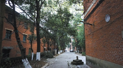12月12日，418醫(yī)院家屬樓，顯得冷清。