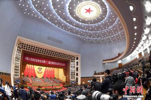 3月3日，全國政協(xié)十二屆五次會(huì)議在北京人民大會(huì)堂開幕。<a target='_blank' href='http://www.chinanews.com/'>中新社</a>記者 侯宇 攝