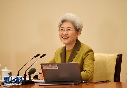 3月4日，十二屆全國人大五次會(huì)議在北京人民大會(huì)堂舉行新聞發(fā)布會(huì)。大會(huì)發(fā)言人傅瑩就大會(huì)議程和人大工作相關(guān)的問題回答中外記者的提問。新華社記者 趙穎全 攝