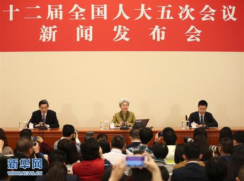 3月4日，十二屆全國人大五次會(huì)議在北京人民大會(huì)堂舉行新聞發(fā)布會(huì)。大會(huì)發(fā)言人傅瑩就大會(huì)議程和人大工作相關(guān)的問題回答中外記者的提問。新華社記者 金立旺 攝