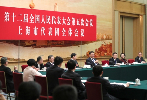 3月5日，中共中央總書記、國家主席、中央軍委主席習(xí)近平參加十二屆全國人大五次會議上海代表團的審議。