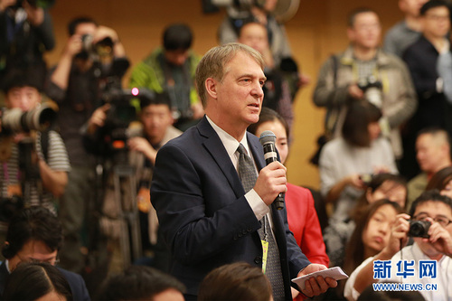 圖為彭博新聞社記者提問(wèn)