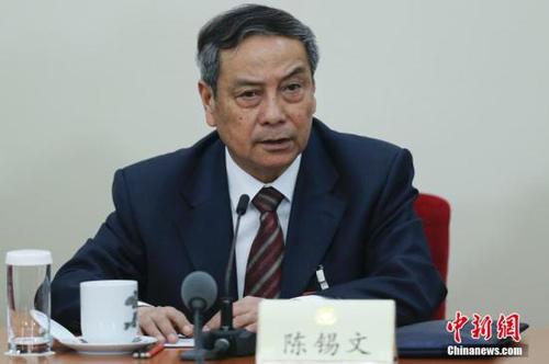 圖為陳錫文發(fā)言。<a target='_blank' href='http://www.chinanews.com/'>中新社</a>記者 楊可佳 攝
