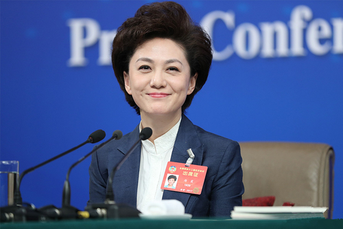 圖為全國(guó)政協(xié)委員海霞。_副本