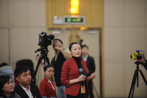 中國教育電視臺(tái)記者提問。