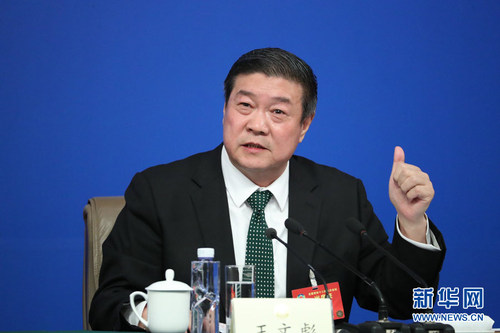 圖為全國(guó)政協(xié)常委，中國(guó)民間商會(huì)副會(huì)長(zhǎng)，億利資源集團(tuán)有限公司董事長(zhǎng)王文彪。