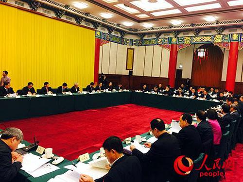 3月8日下午，全國(guó)政協(xié)十二屆五次會(huì)議舉行提案辦理協(xié)商會(huì)。（人民網(wǎng)趙艷紅攝）