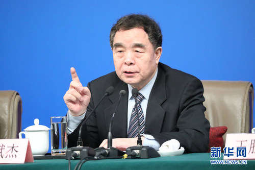 圖為柳斌杰回答記者提問。新華網(wǎng)中國政府網(wǎng) 翟子赫 攝