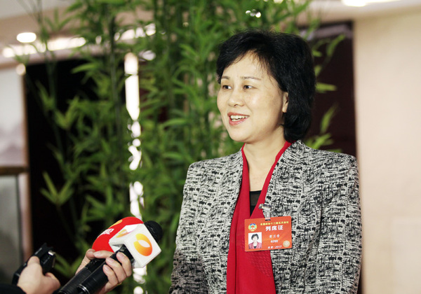 湖南省委常委、省委統(tǒng)戰(zhàn)部部長黃蘭香在北京接受記者專訪  湖南日報記者 劉尚文 攝