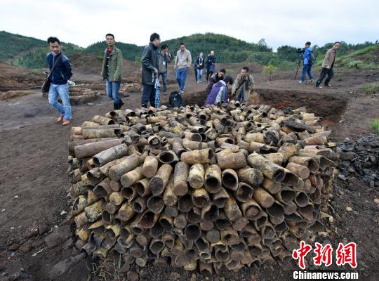 桐木嶺遺址出土的坩堝?！⊥ㄓ崋T 歐陽常海 攝