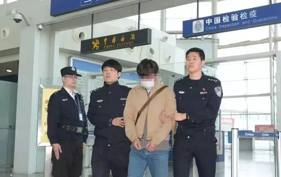 “天津版丁義珍”被勸返！身負(fù)億元重案逃國外！