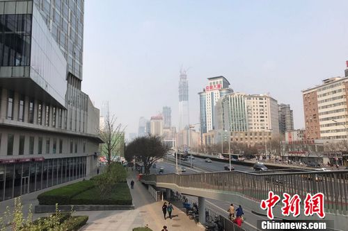 圖為北京雙井附近的寫字樓和居民住宅樓。 <a target='_blank' href='http://www.chinanews.com/' >中新網(wǎng)</a> 程春雨 攝