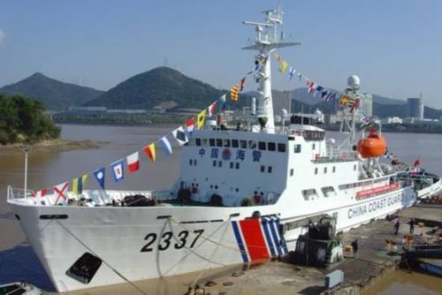 中國(guó)海警艦船編隊(duì)5月8日在釣魚(yú)島領(lǐng)海內(nèi)巡航