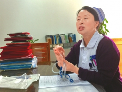 張靜展示臨床實(shí)用型發(fā)明。