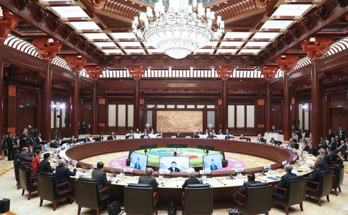 225月15日，“一帶一路”國際合作高峰論壇在北京雁棲湖國際會議中心舉行圓桌峰會，國家主席習近平主持會議并致辭。新華社記者 馬占成 攝