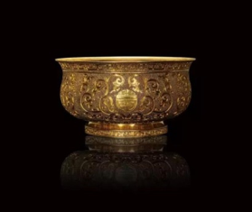 清乾隆 團(tuán)壽紋“乾隆御用”金碗 高9cm，口徑16.8cm，重1035g 