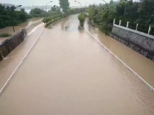 錢(qián)塘江流域暴發(fā)建國(guó)后第二大洪水 百年古橋被沖毀