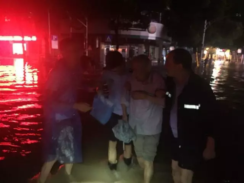 錢(qián)塘江流域暴發(fā)建國(guó)后第二大洪水 百年古橋被沖毀