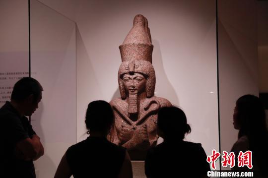    6月28日，“大英博物館百物展：濃縮的世界史”在上海博物館開幕?！埡鄠ァz