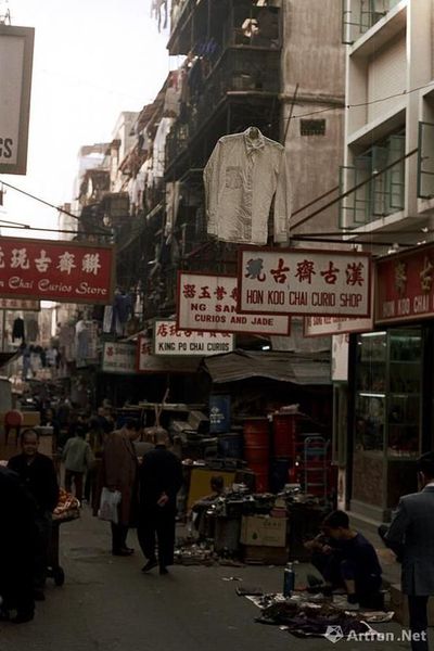 上世紀70年代開始，荷李活道逐漸形成了中國文物藝術(shù)品交易的氣候，圖為1972年。