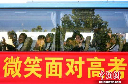 石家莊45中高考考生。　翟羽佳 攝