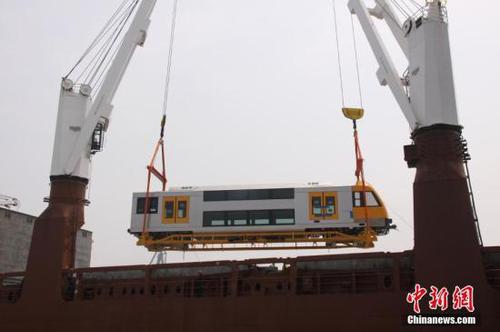 中國軌道交通裝備成閃亮“中國名片”。<a target='_blank' href='http://www.chinanews.com/'>中新社</a>發(fā) 中車長客 供圖