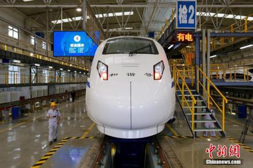 7月6日，一組CRH5G型技術(shù)提升動車組抵達西安鐵路局西安北動車所。 <a target='_blank' href='http://www.chinanews.com/'>中新社</a>記者 張遠 攝