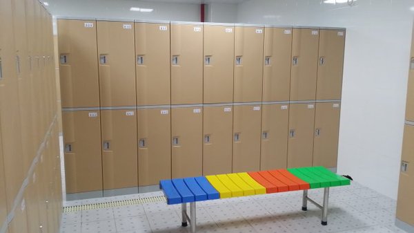 媽媽帶4歲兒子進(jìn)女更衣室