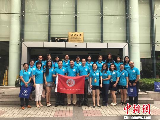中國(guó)僑網(wǎng)8國(guó)20名華文教師在杭州開啟了為期10天的海外華華文教師師資培訓(xùn)活動(dòng)?！≌憬⊥鈨S辦　攝