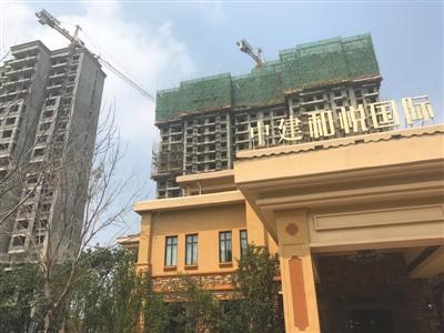 中建·和悅國際銷售人員表示：“當天下證(辦理準購證)需要花4.5萬，一周下證花3萬。成功幫助顧客辦理過。”
