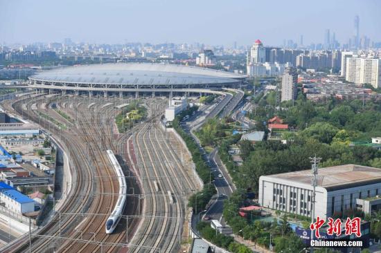 G124次復(fù)興號列車。 <a target='_blank' href='http://www.chinanews.com/'>中新社</a>記者 崔楠 攝
