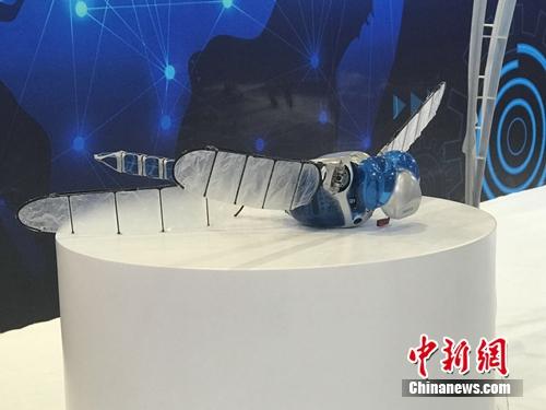 仿生蜻蜓機器人。<a target='_blank' href='http://www.chinanews.com/' >中新網(wǎng)</a> 吳濤 攝